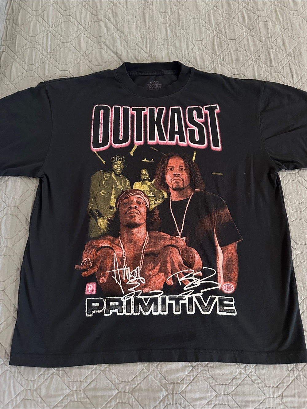 OutKast primitive tour shirt size XL